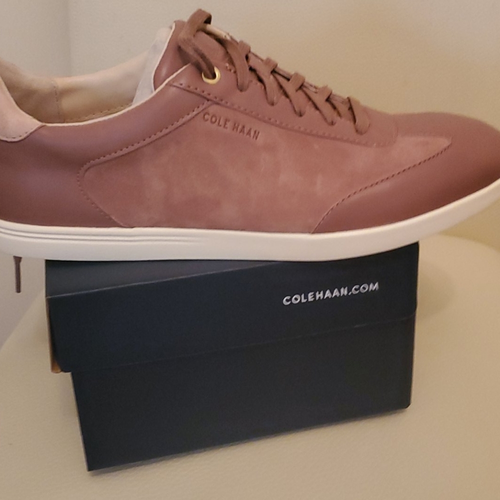 Shoes - Picture 4 of 4